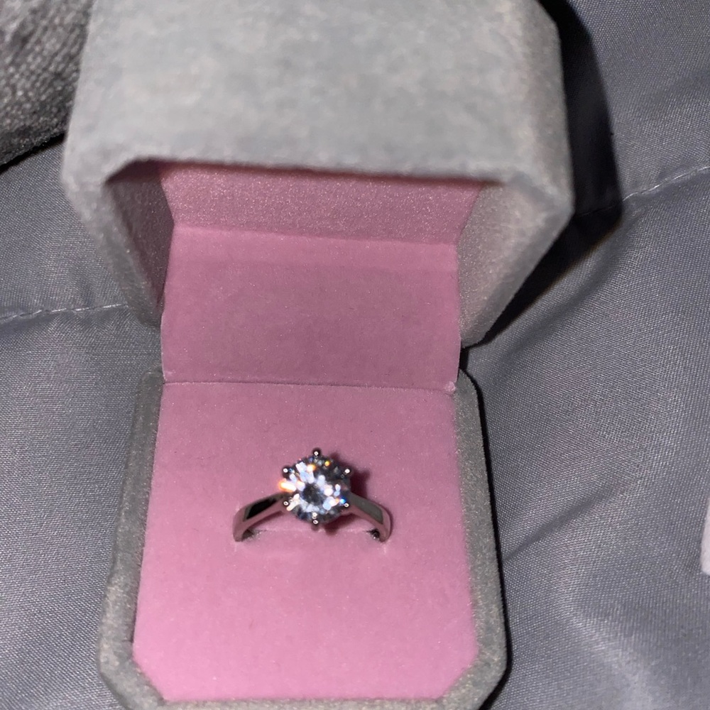 Stunning Silver Women's Ring